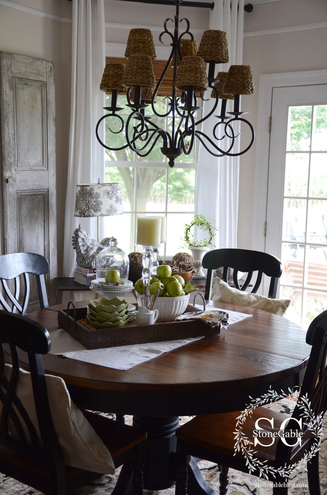 Dining Table Decor For An Everyday Look TIDBITSTWINE