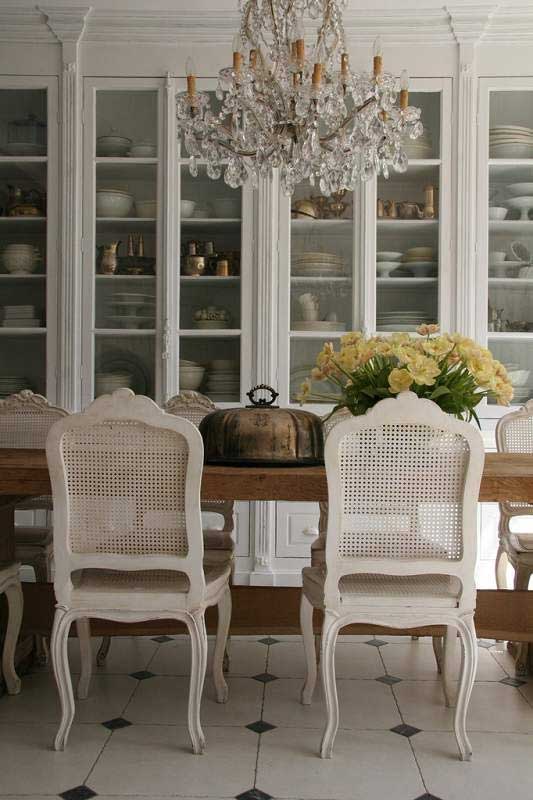 Romantic Rustic Dining Room16