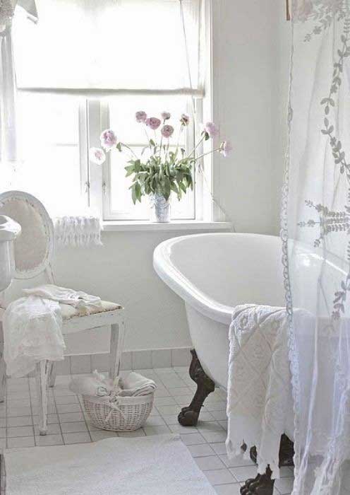 Tranquil Bathtub 14