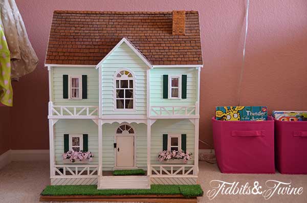 Little Girl Room 12