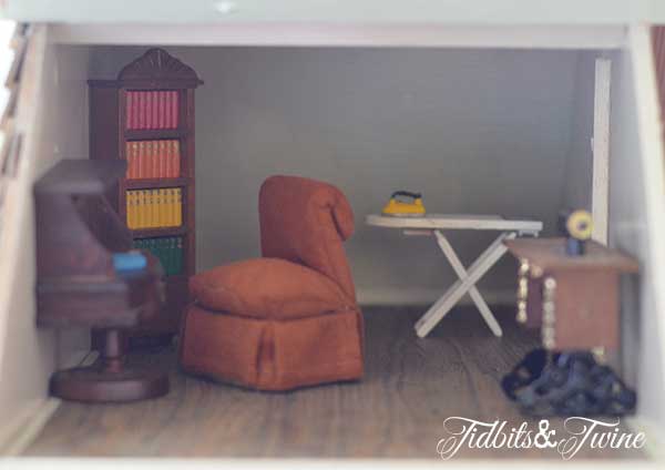 Tidbits&Twine Handmade Dollhouse 18