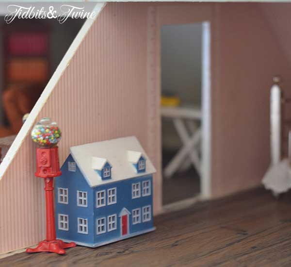 Tidbits&Twine Handmade Dollhouse 23