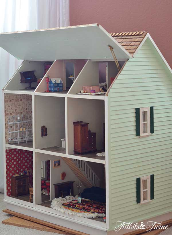 70's style doll house, Doll house from a yard sale. The pla…