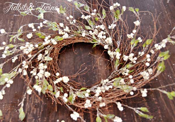 Tidbits&Twine-Holiday-Wreath-Step-2