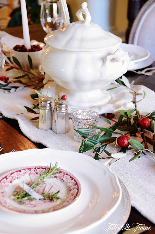 Tidbits&Twine-Holiday-Tablescape-3