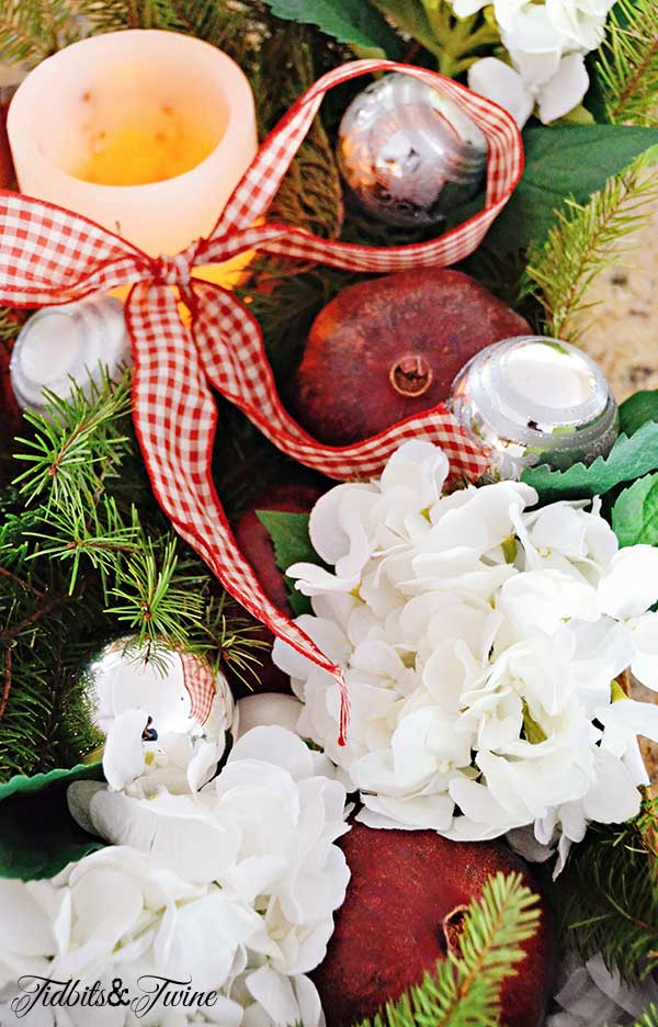 Tidbits&Twine-Vintage-Christmas-Box-3