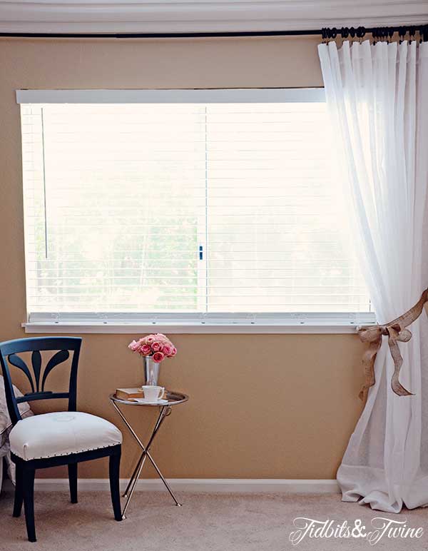 TIDBITS-&-TWINE-Guest-Bedroom-Window-Sheers