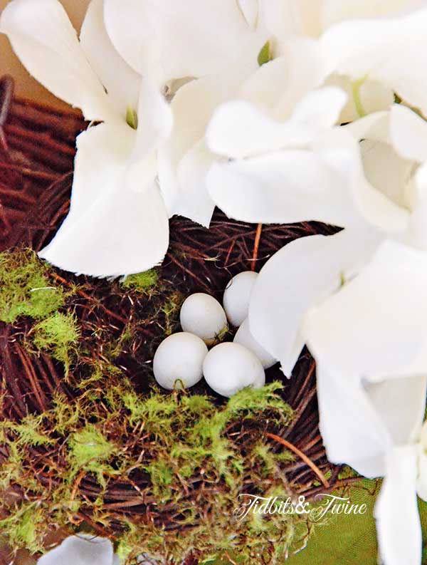 TIDBITS-&-TWINE-Spring-Wreath-2014-Finch-Eggs