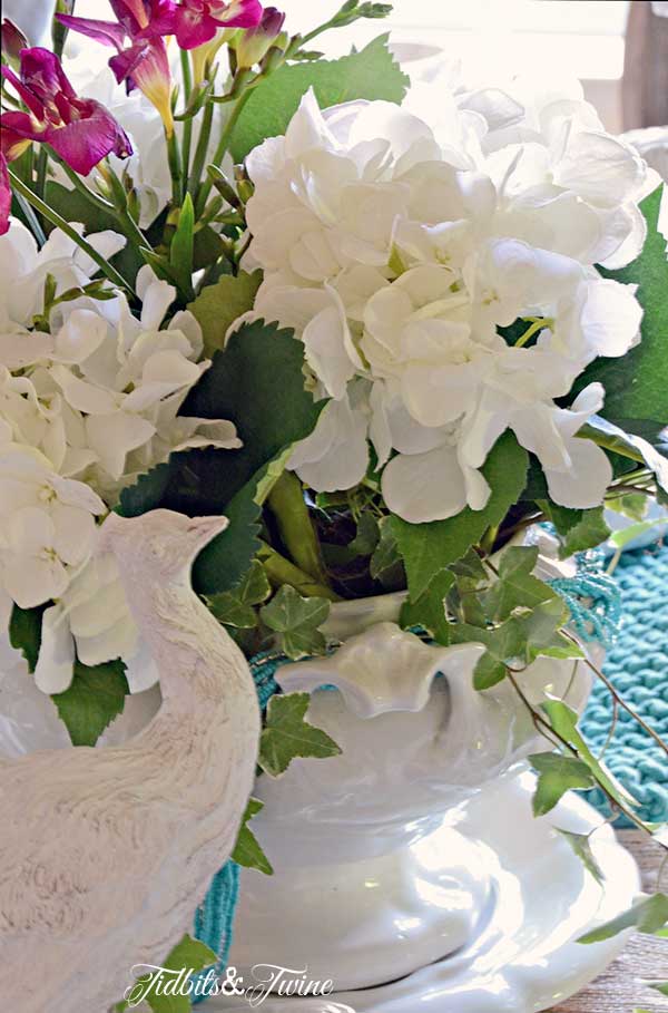 TIDBITS-&-TWINE-Spring-Centerpiece