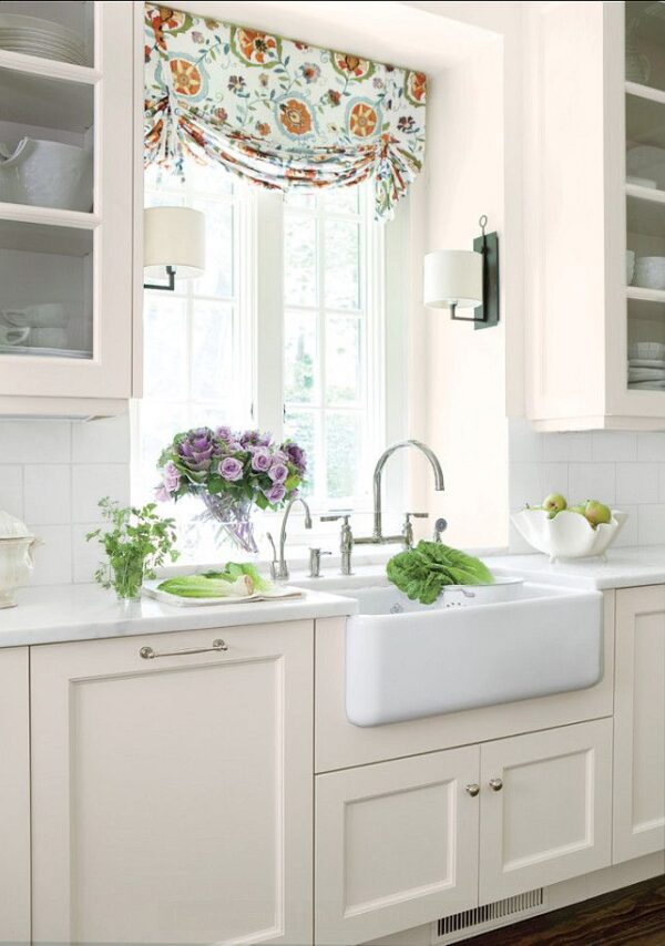 8 Ways to Dress Up the Kitchen Window without using a curtain