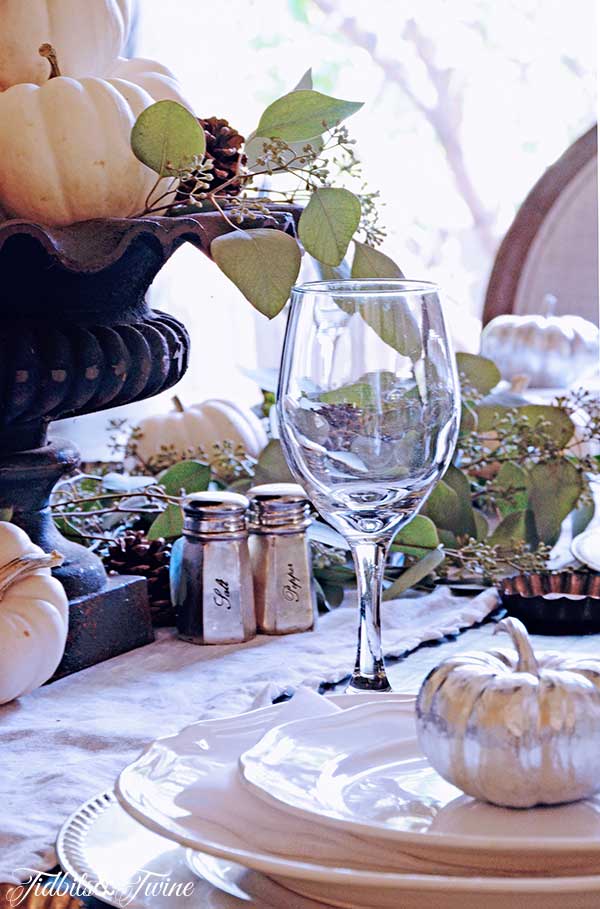 TIDBITS-&-TWINE-Fall-Table-2-2014