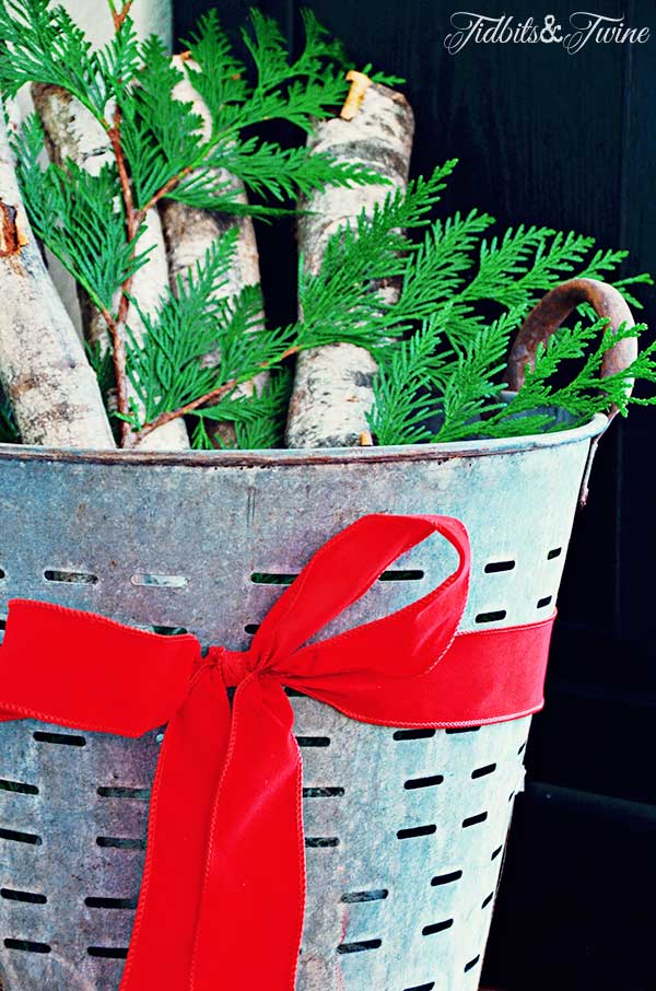 TIDBITS-&-TWINE-Christmas-Olive-Bucket