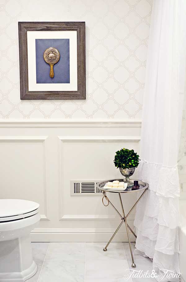 TIDBITS-&-TWINE-Bathroom-Wainscoting