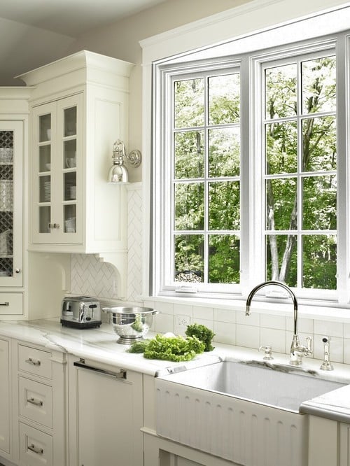 14 Kitchen Window Ideas from Fabric to Shutters and even Wreaths!