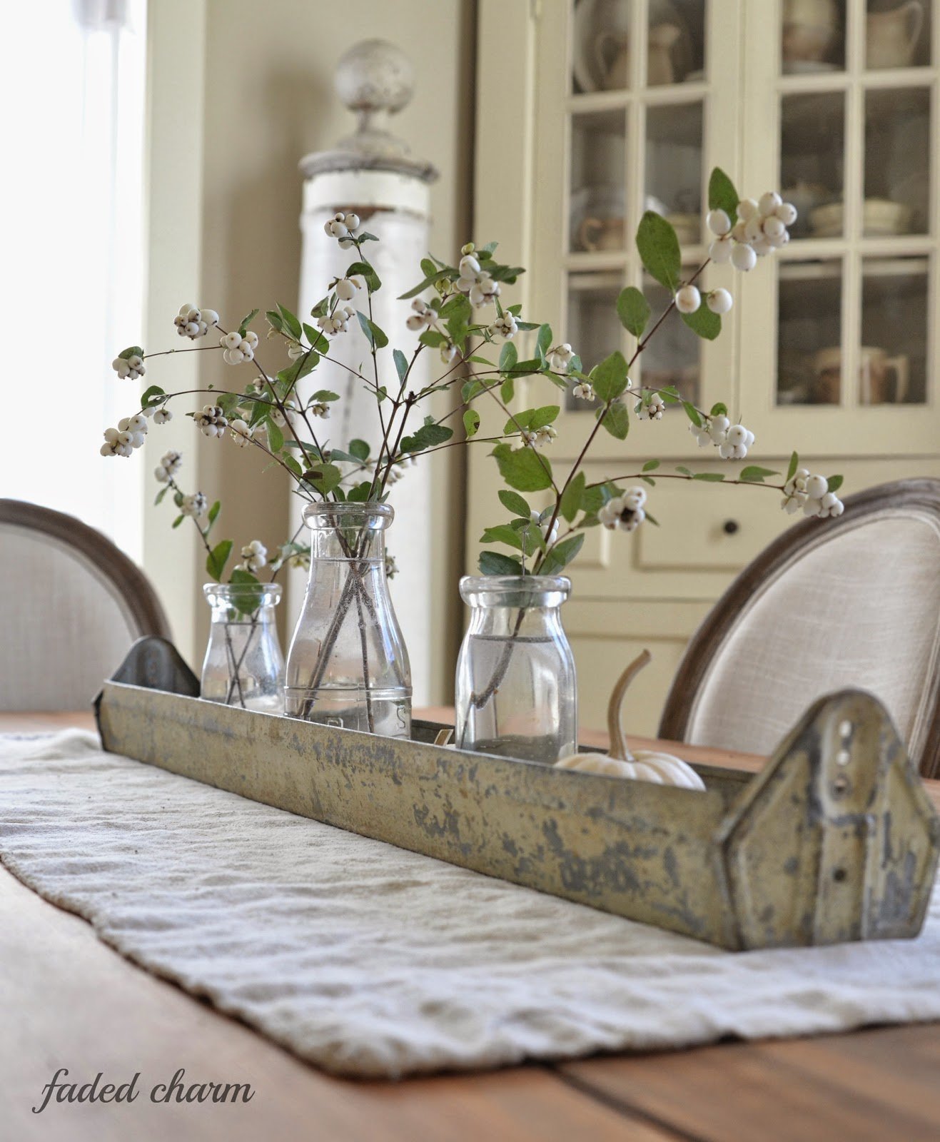 Dining Table Decor For An Everyday Look TIDBITSTWINE