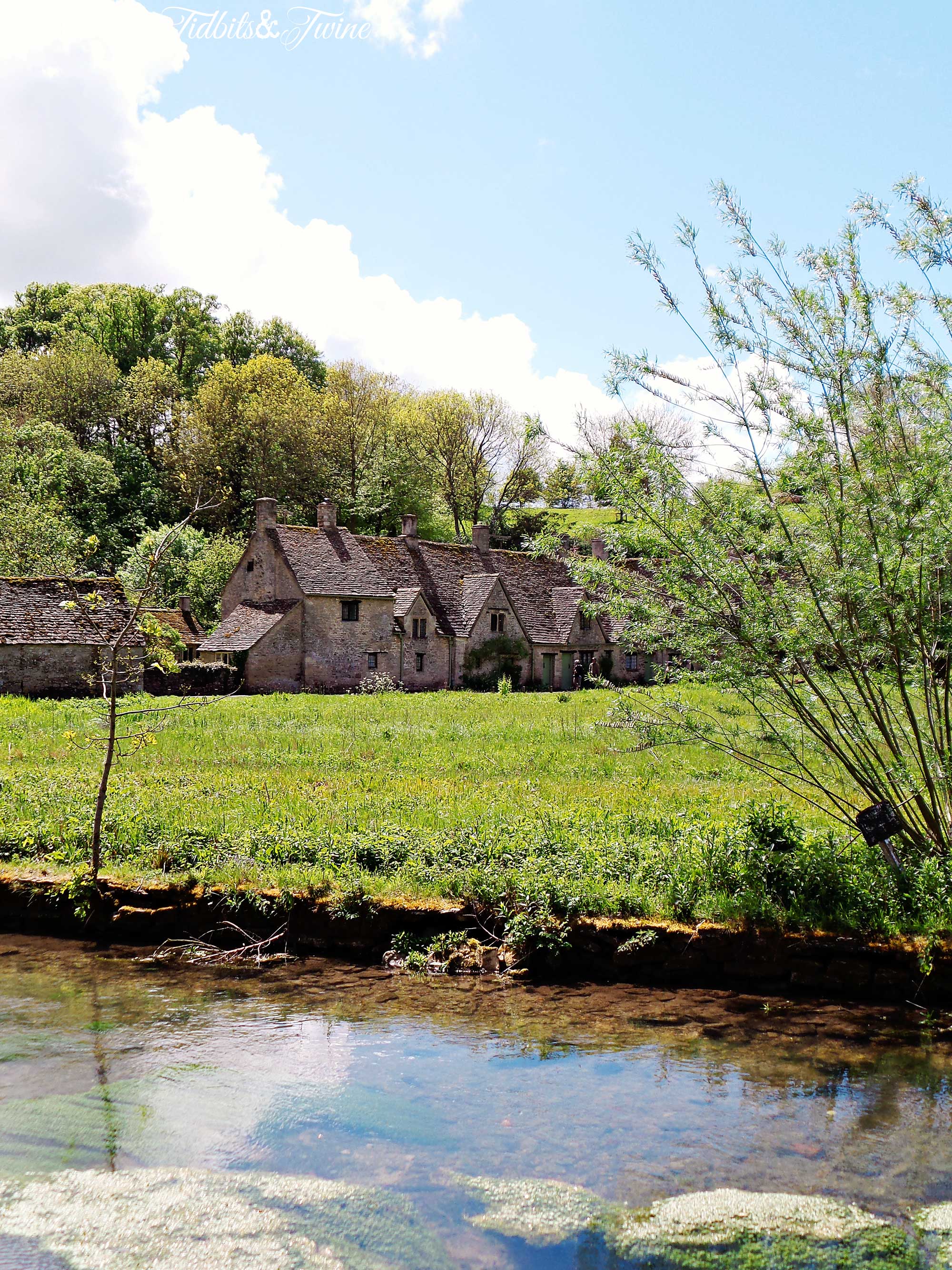 TIDBITS&TWINE---Bibury-River-Houses