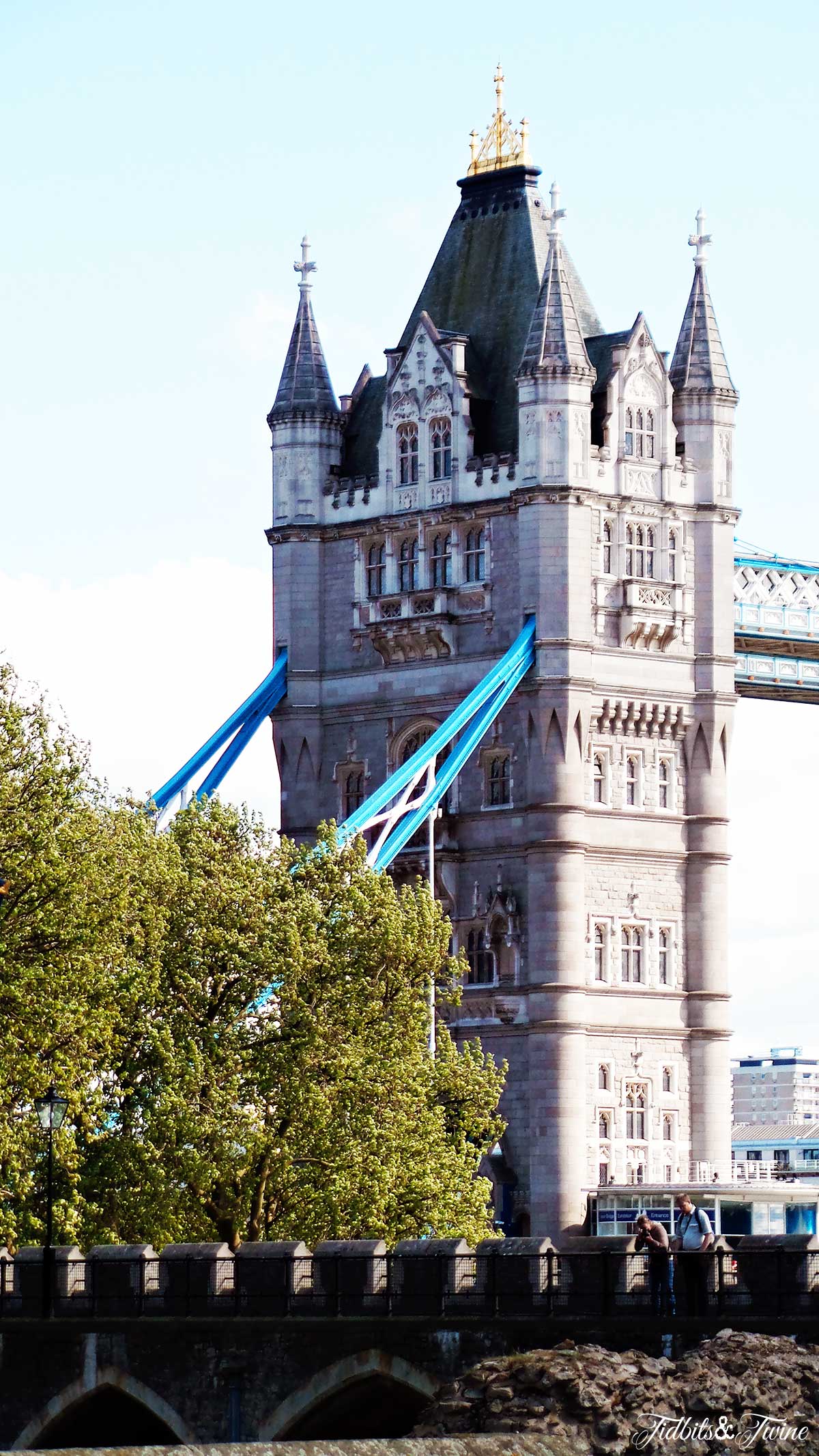 TIDBITS&TWINE---London-Bridge-Closeup