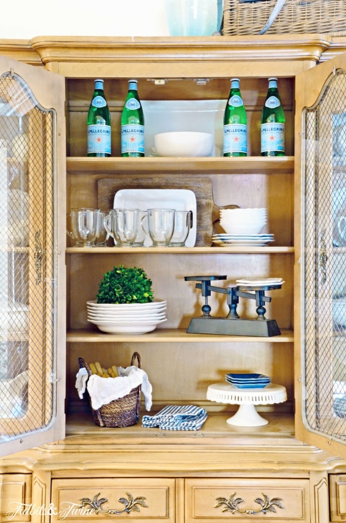 TIDBITS-&-TWINE---Dining-Hutch-Decor