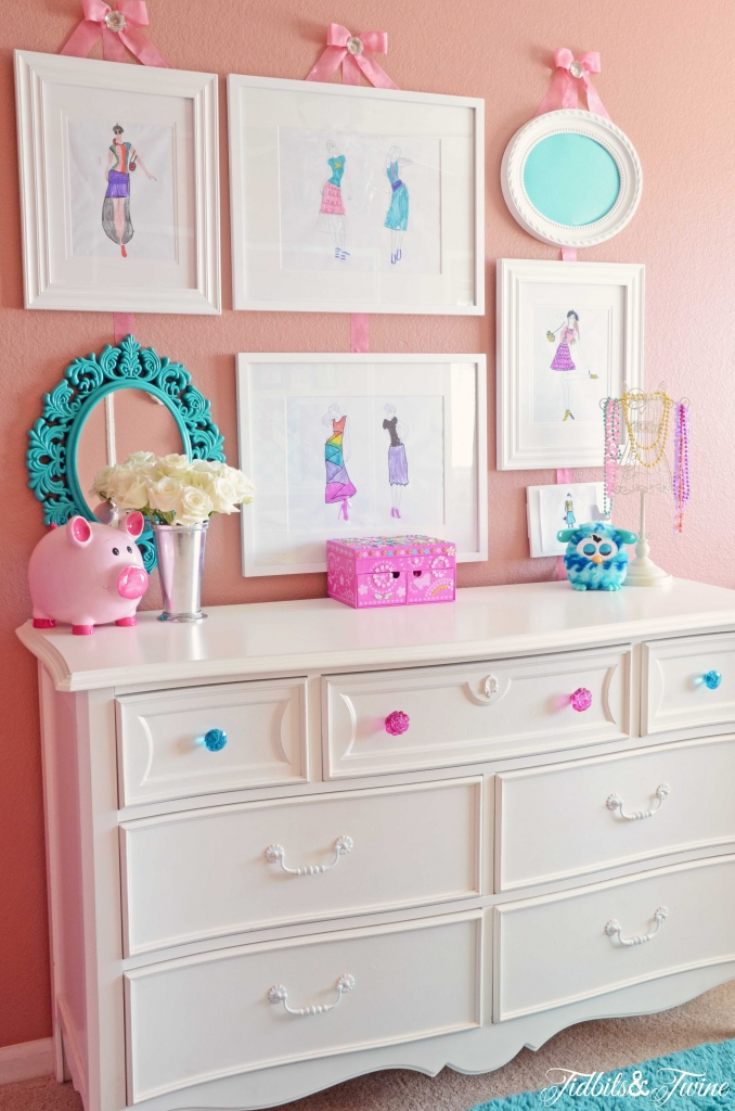 TIDBITS-&-TWINE-Girl-Room-Gallery-Wall