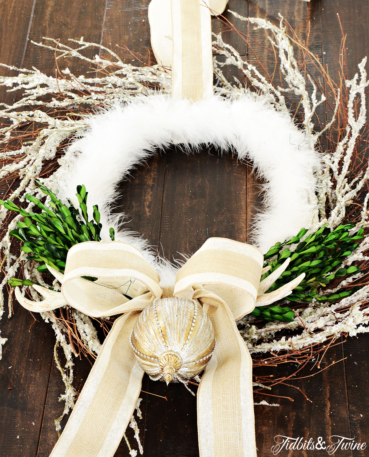 TIDBITS-&-TWINE---DIY-Boxwood-Christmas-Wreath-Step-6