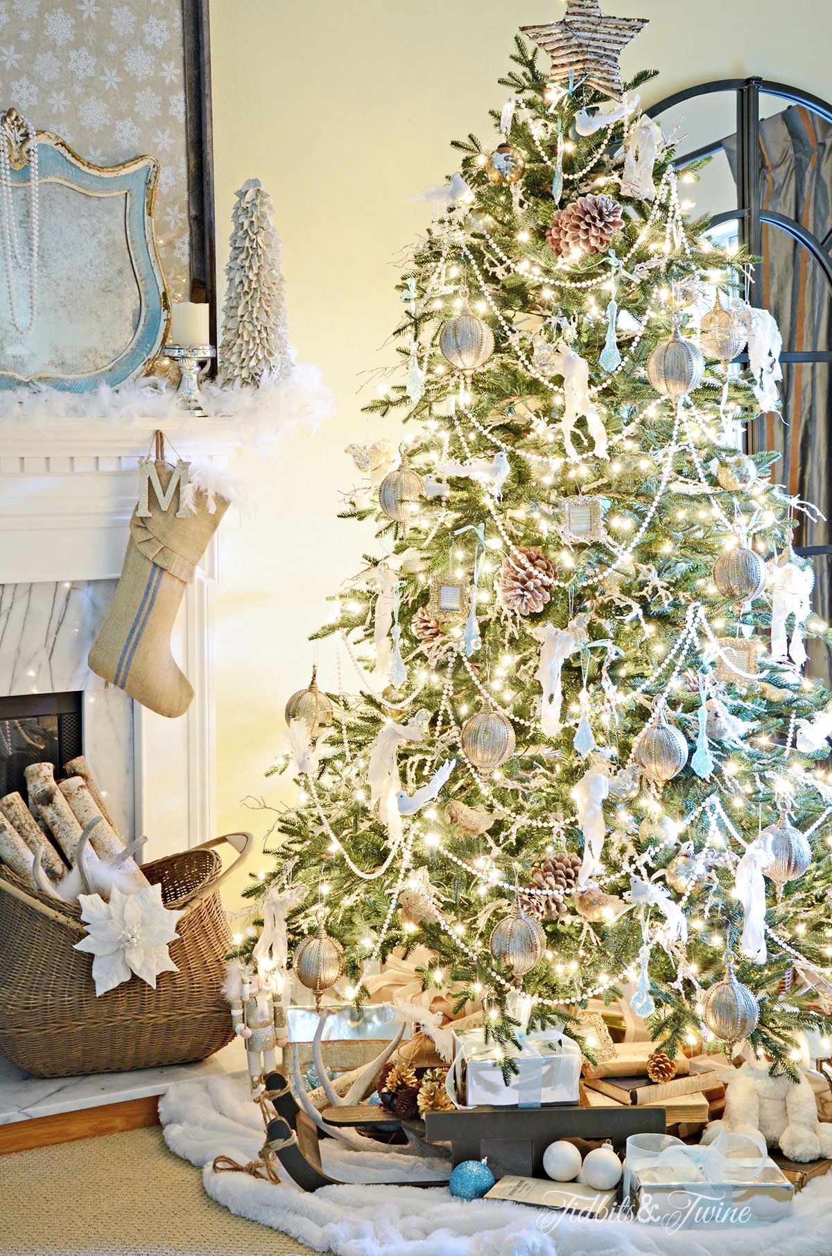 Blue and white French Christmas from Tidbits&Twine