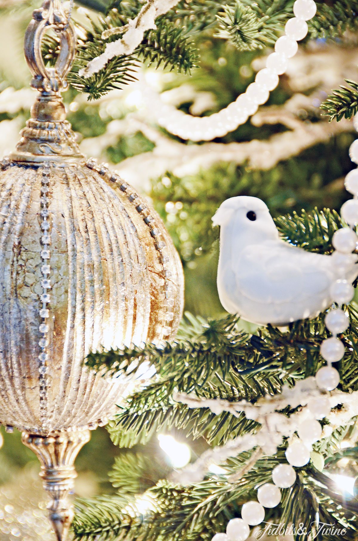 TIDBITS&TWINE-Christmas-Tree-2015-Ornament