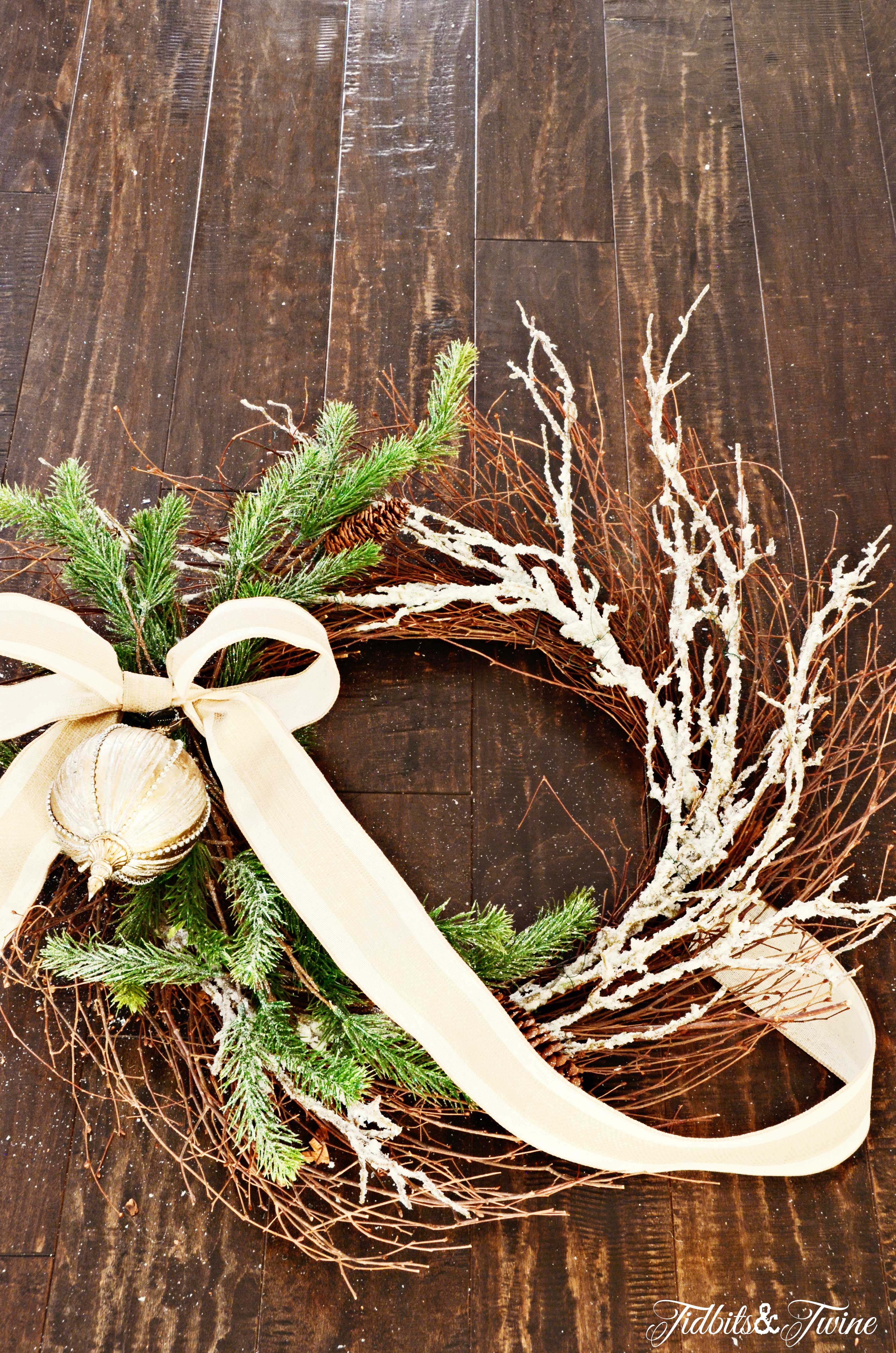 TIDBITS-&-TWINE---DIY-Elegant-Christmas-Wreath-Step-3