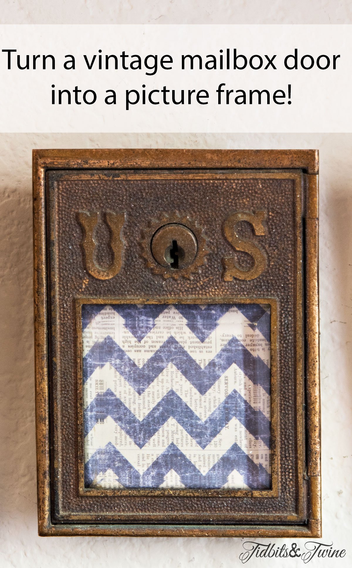 TIDBITS&TWINE-TV-Gallery-Wall-Vintage-Mailbox-Door-Picture-Frame