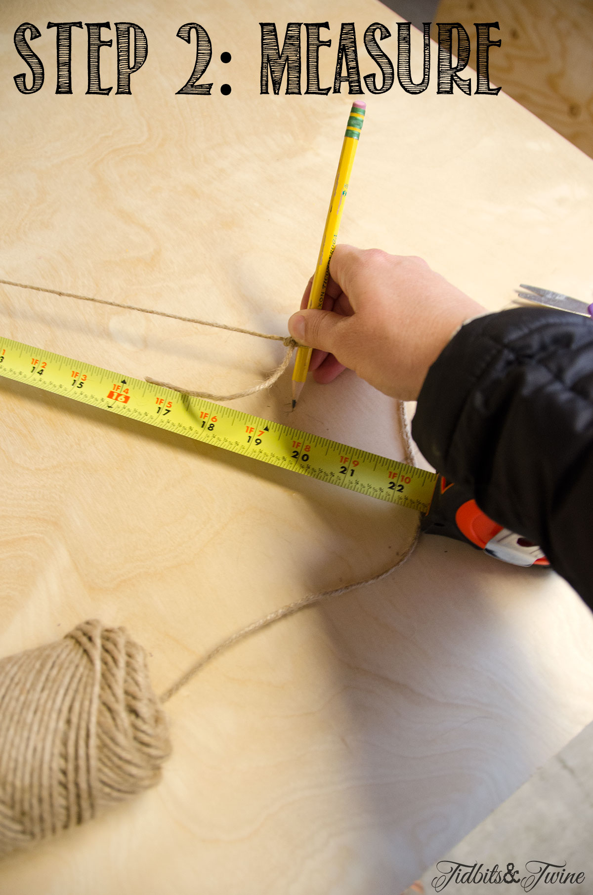 Tidbits&Twine-How-to-Make-a-Perfect-Circle-Step-2-Measure