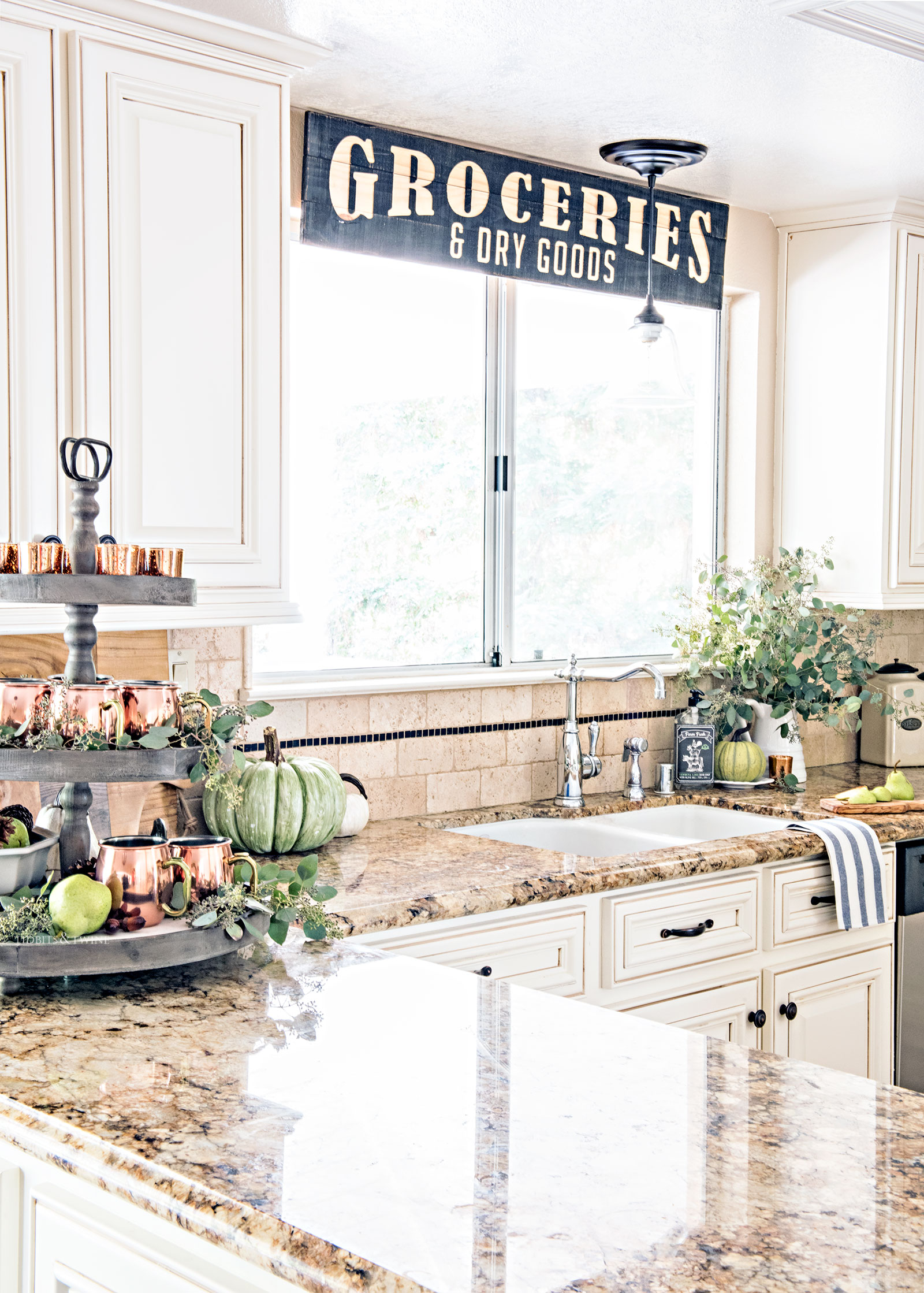 Fall farmhouse kitchen