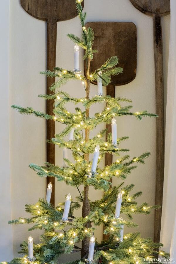 My French Christmas Dining Room - Tidbits&Twine