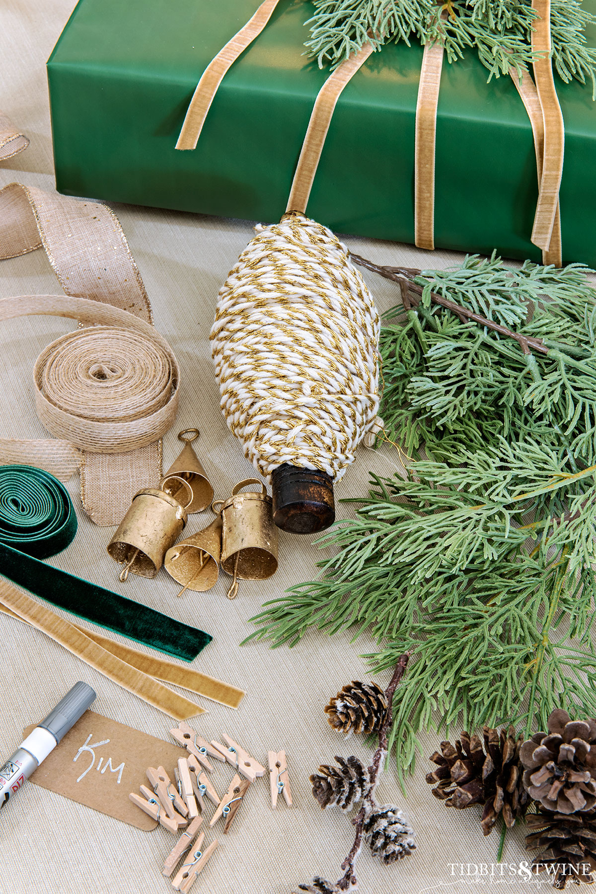 Easy & Elegant Christmas Wrapping Ideas - Tidbits&Twine