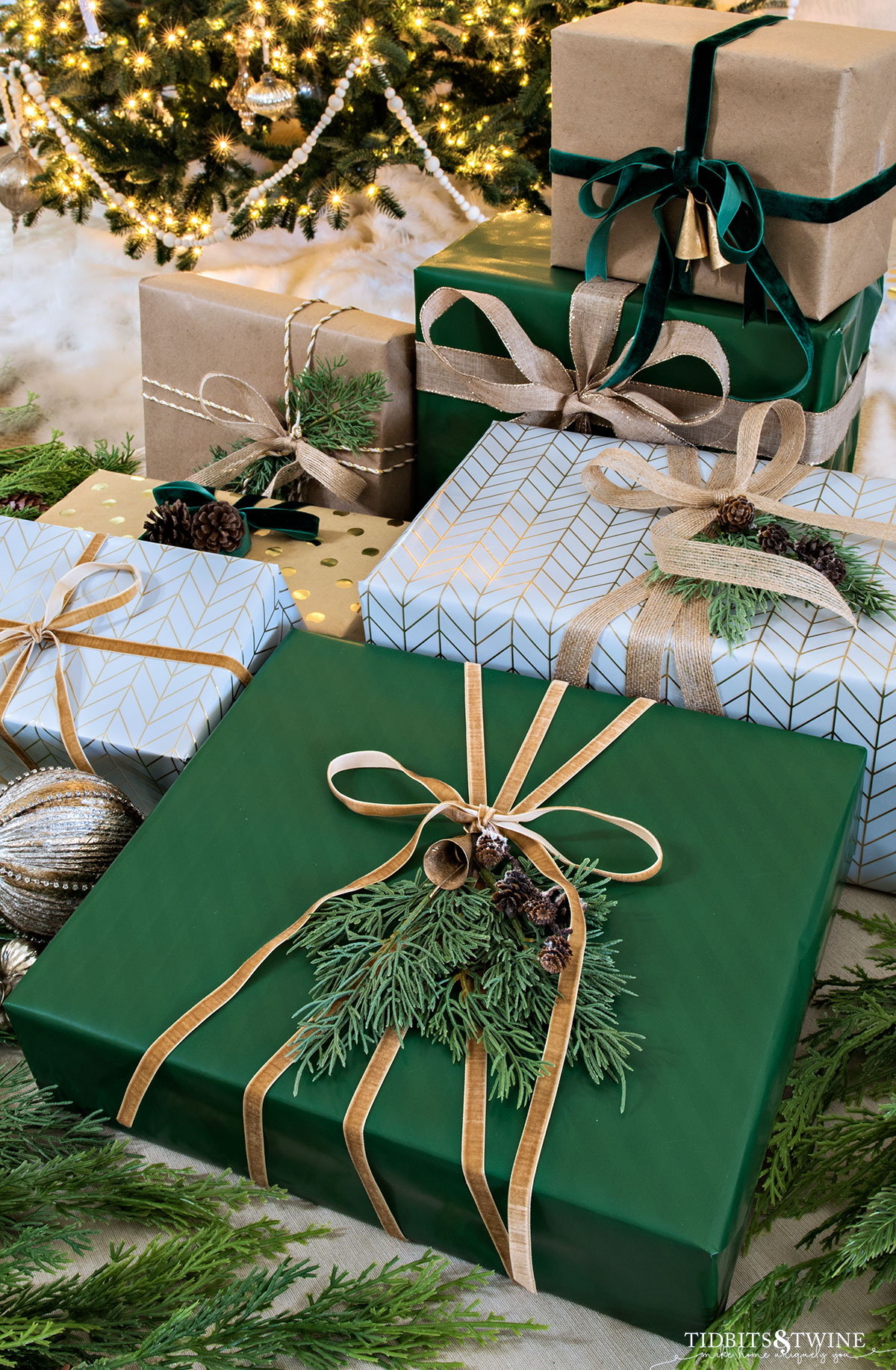 Easy & Elegant Christmas Wrapping Ideas - Tidbits&Twine