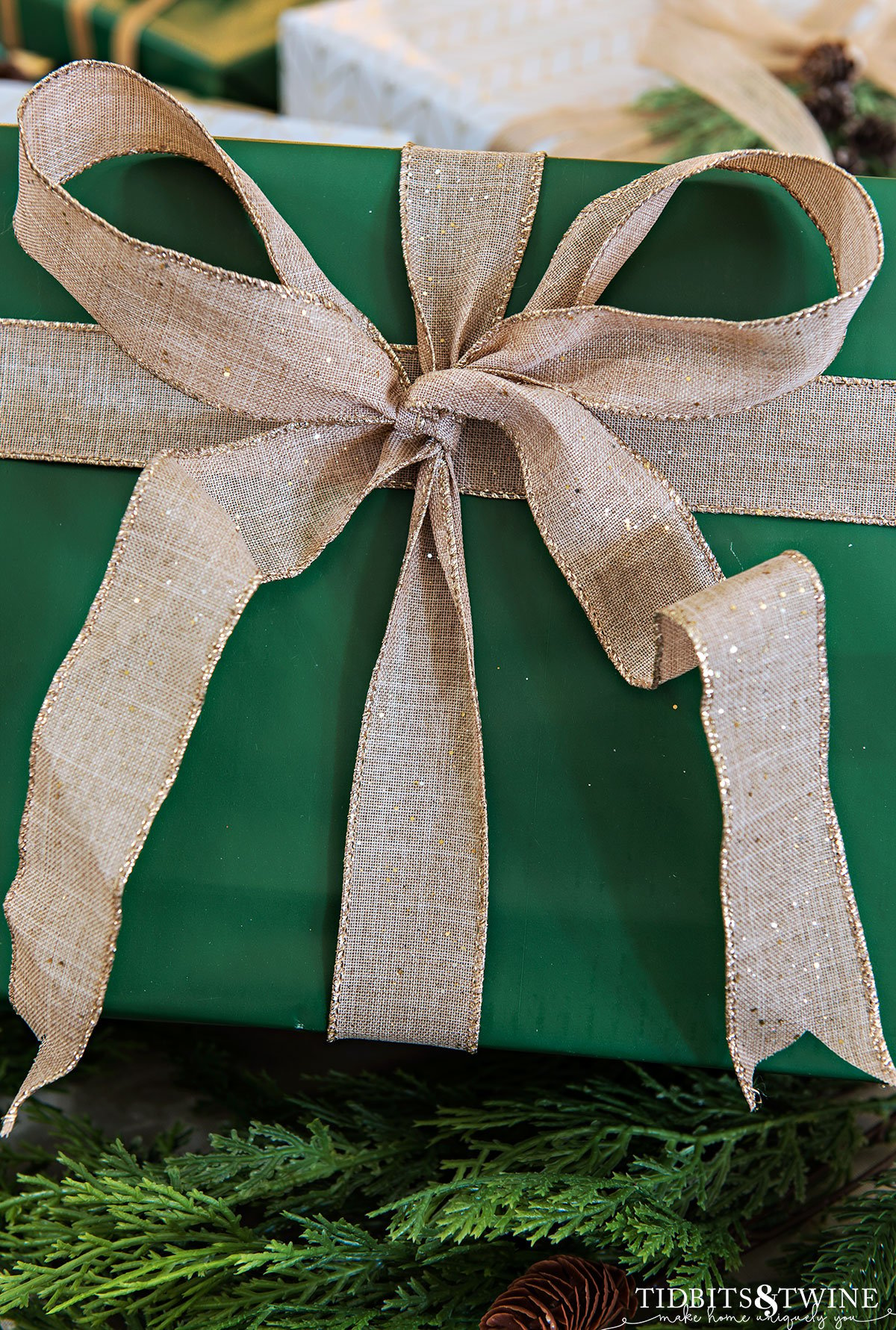 Easy & Elegant Christmas Wrapping Ideas - Tidbits&Twine