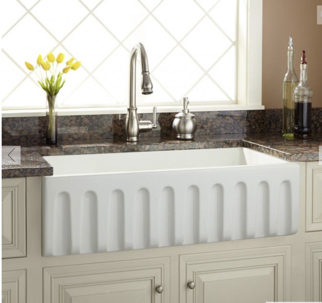 Cast Iron vs Fireclay Sinks – What You Should Know