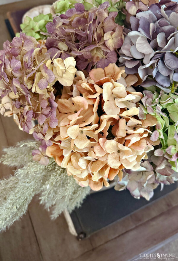 Fall Family room Tour - Green & Brown - Tidbits&Twine