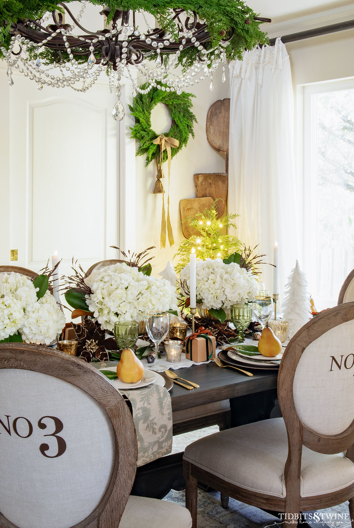 French inspired elegant Christmas table ideas using green and brown