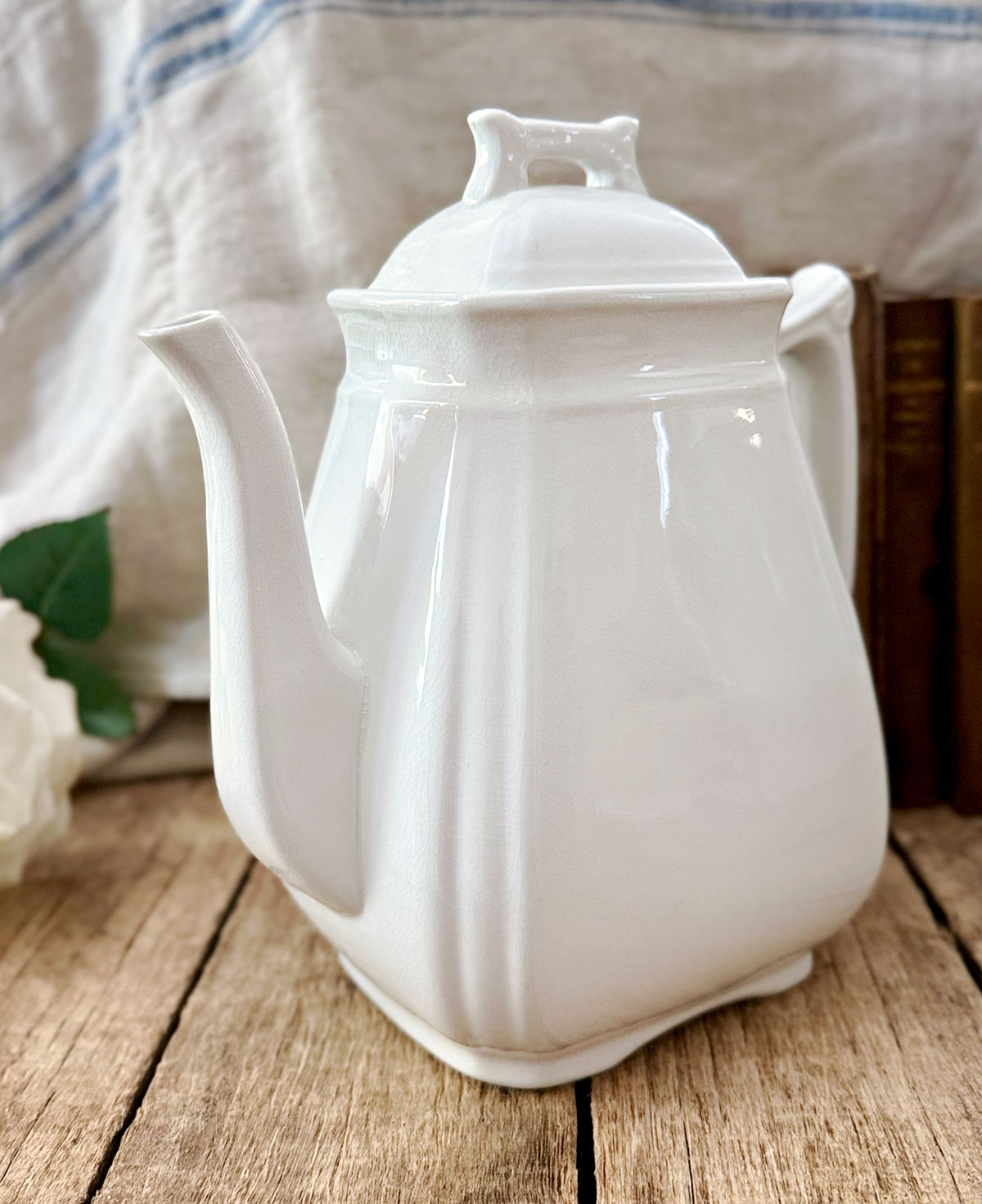 Antique Alfred Meakin Royal Ironstone China Teapot with Lid – White Octagonal English Ironstone, c. 1900 - Image 3
